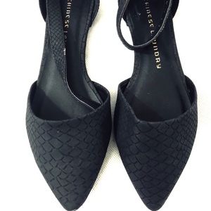 Chinese Laundry almond toe black S 6 flats ankle